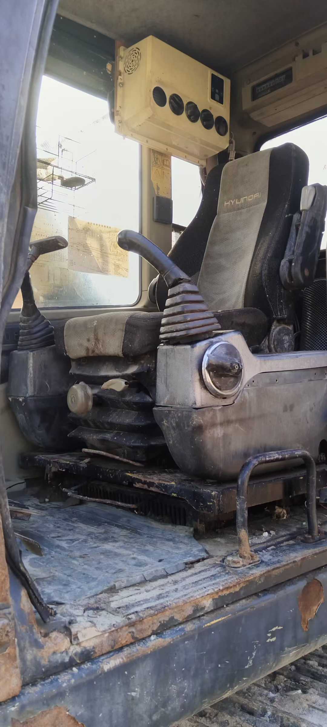 Used Hyundai R215-7 Excavator 2016 Model / 9