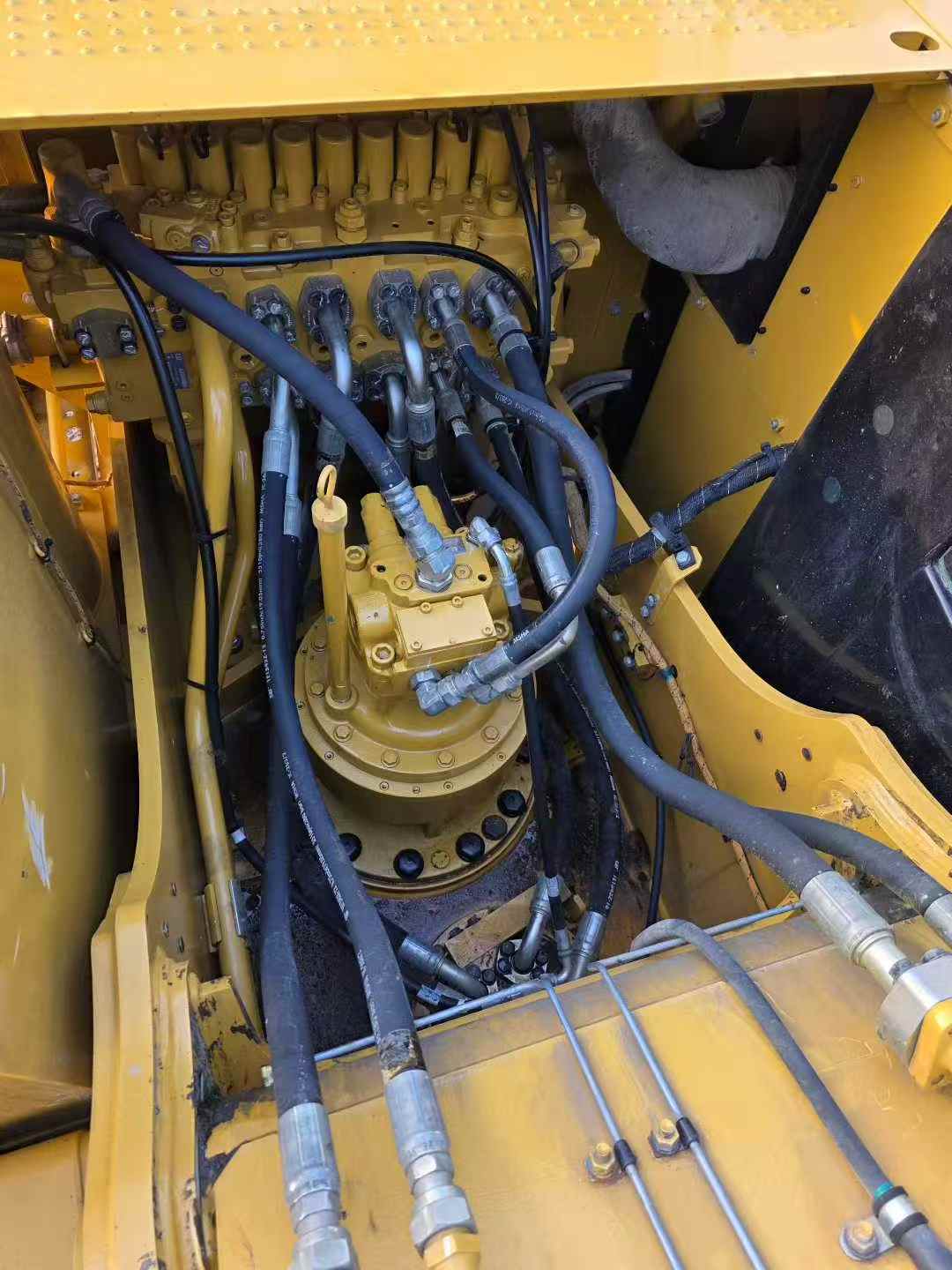Used Caterpillar 323 Excavator 2023 Model / 3