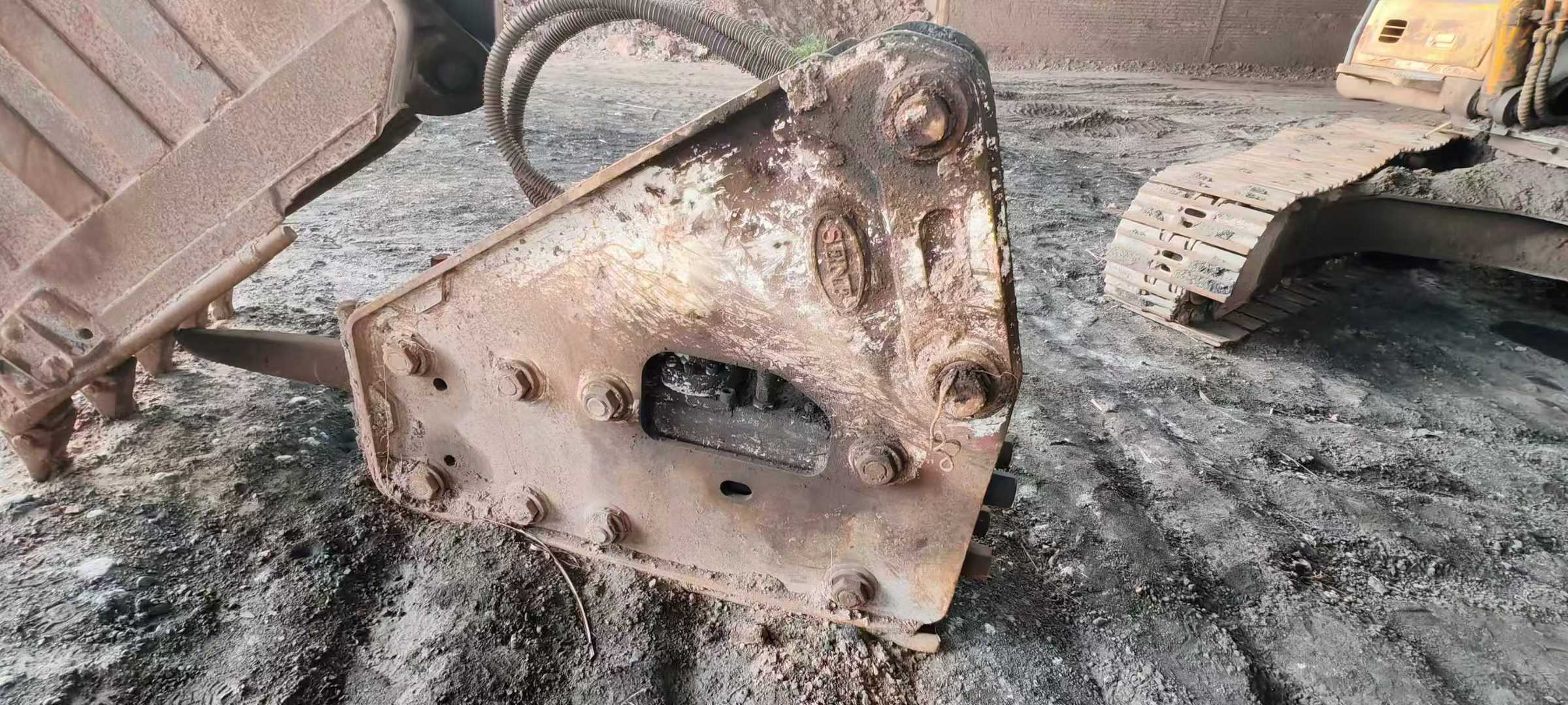 Used Hyundai R225-7 Excavator 2016 Model / 4