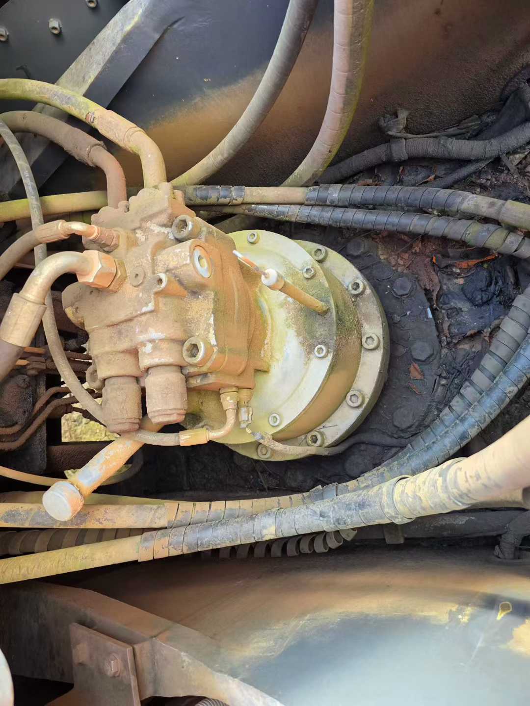 Used Hitachi ZX240-3 Excavator 2013 Model / 5