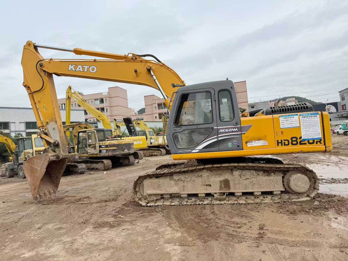 Used Kato HD820 Excavator 2016 Model / 3