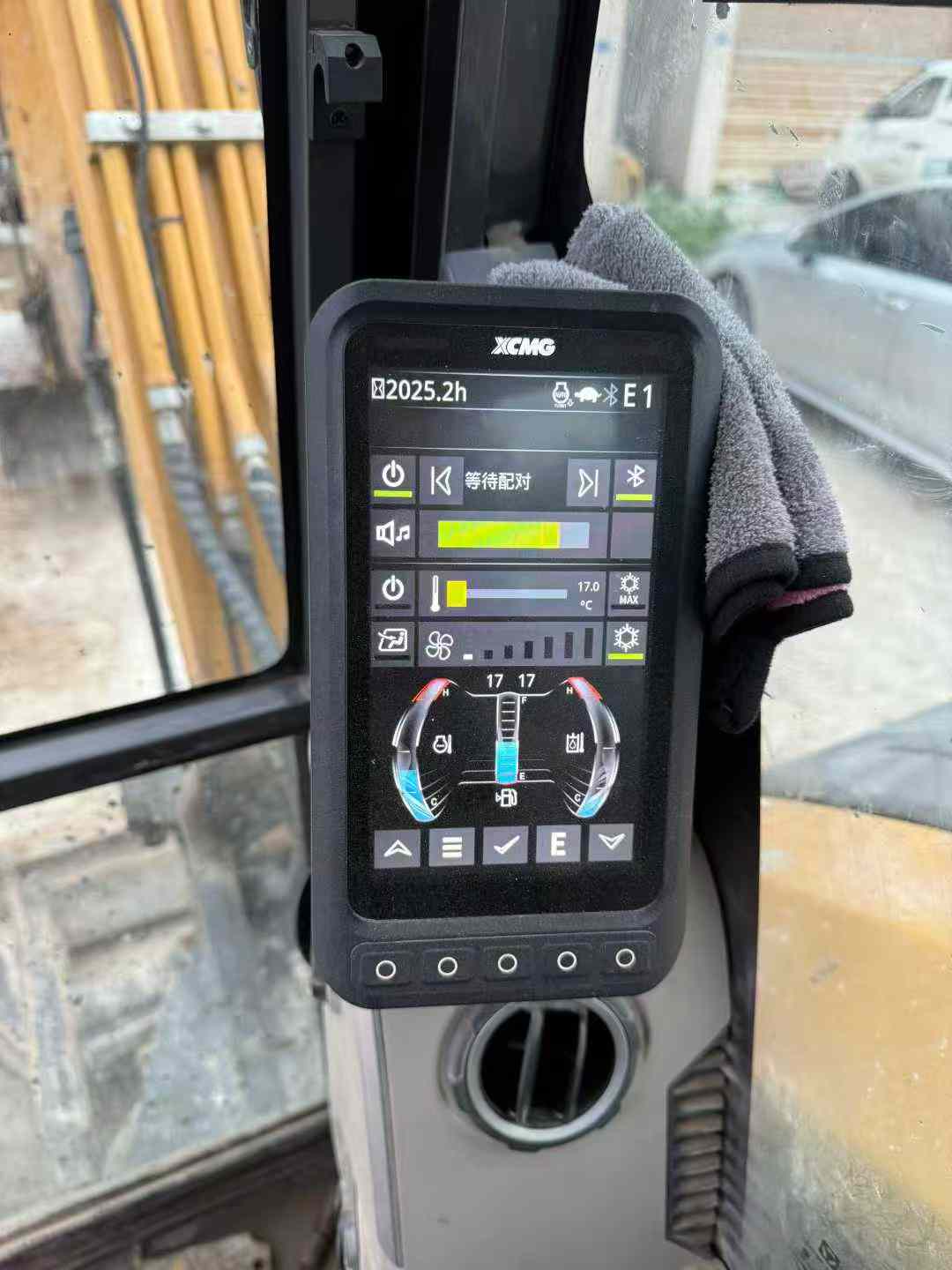 Used XCMG XE60G Excavator 2024 Model / 3