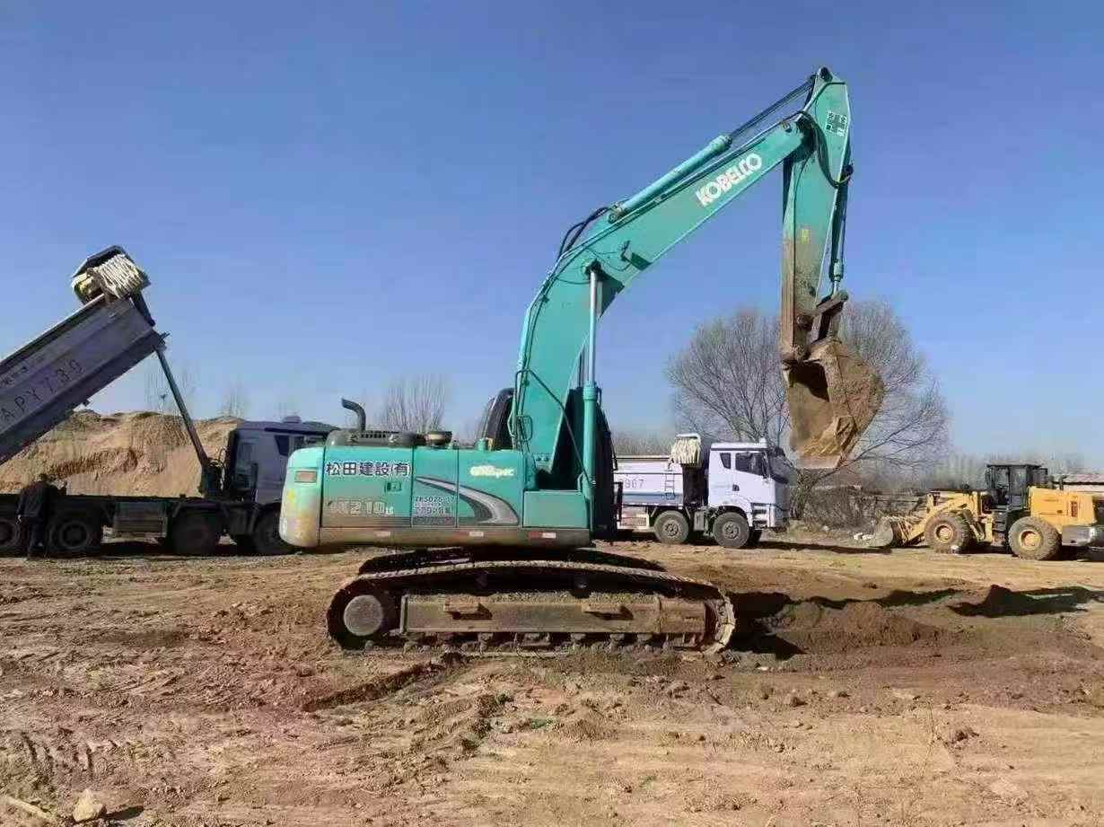 Used Kobelco SK200 Excavator 2016 Model / 3