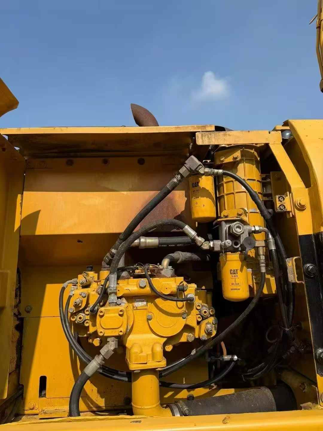 Used Caterpillar 320D Excavator 2016 Model / 8