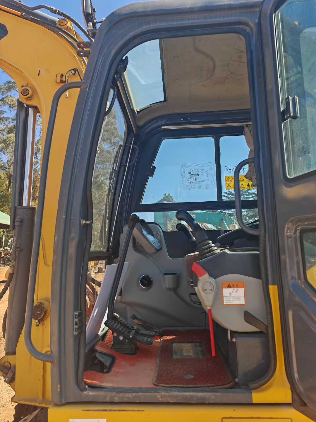 Used XCMG XE60 Excavator 2022 Model / 9