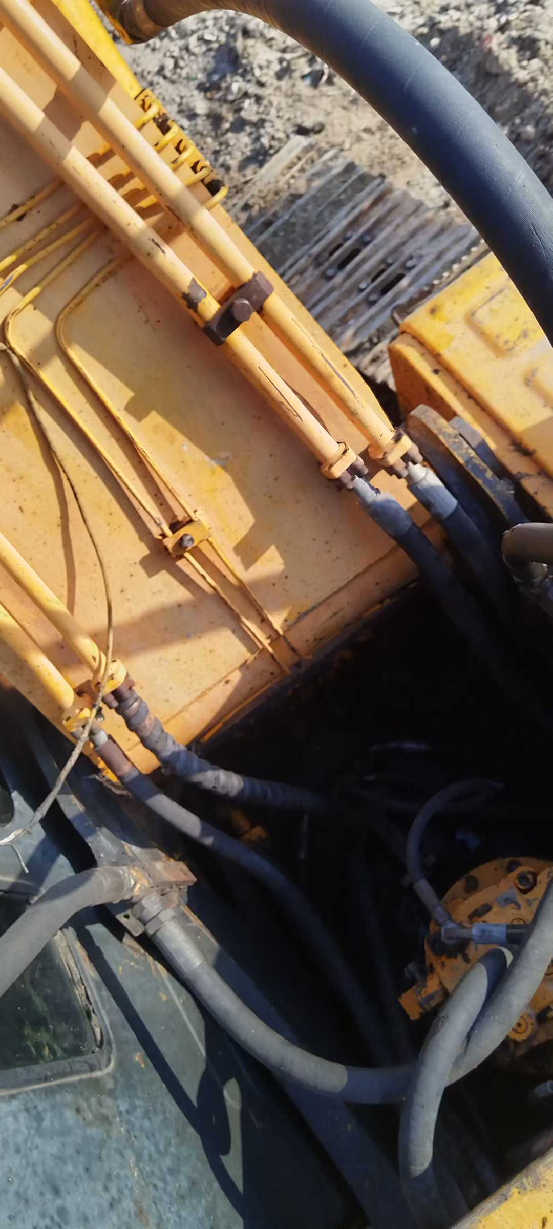 Used Hyundai R215-7 Excavator 2016 Model / 4