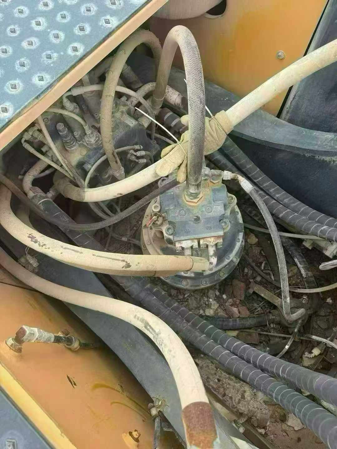 Used Hyundai R305LVS Excavator 2020 Model / 4