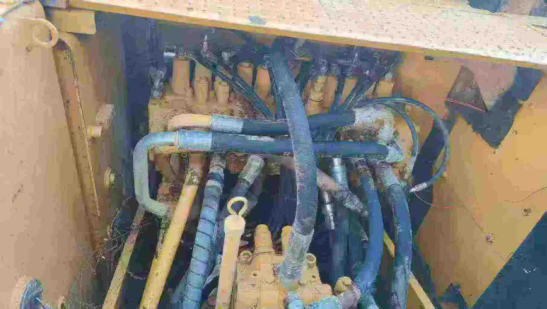 Used Caterpillar 323 Excavator 2013 Model / 2