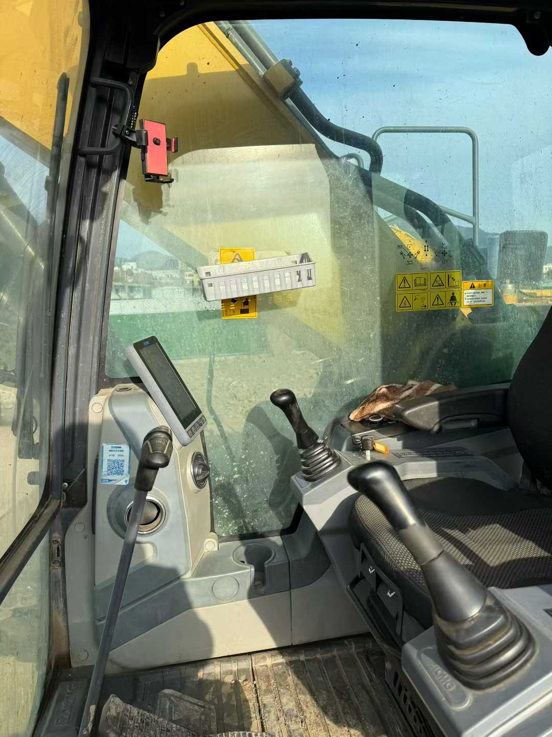 Used XCMG XE80D Excavator 2021 Model / 3