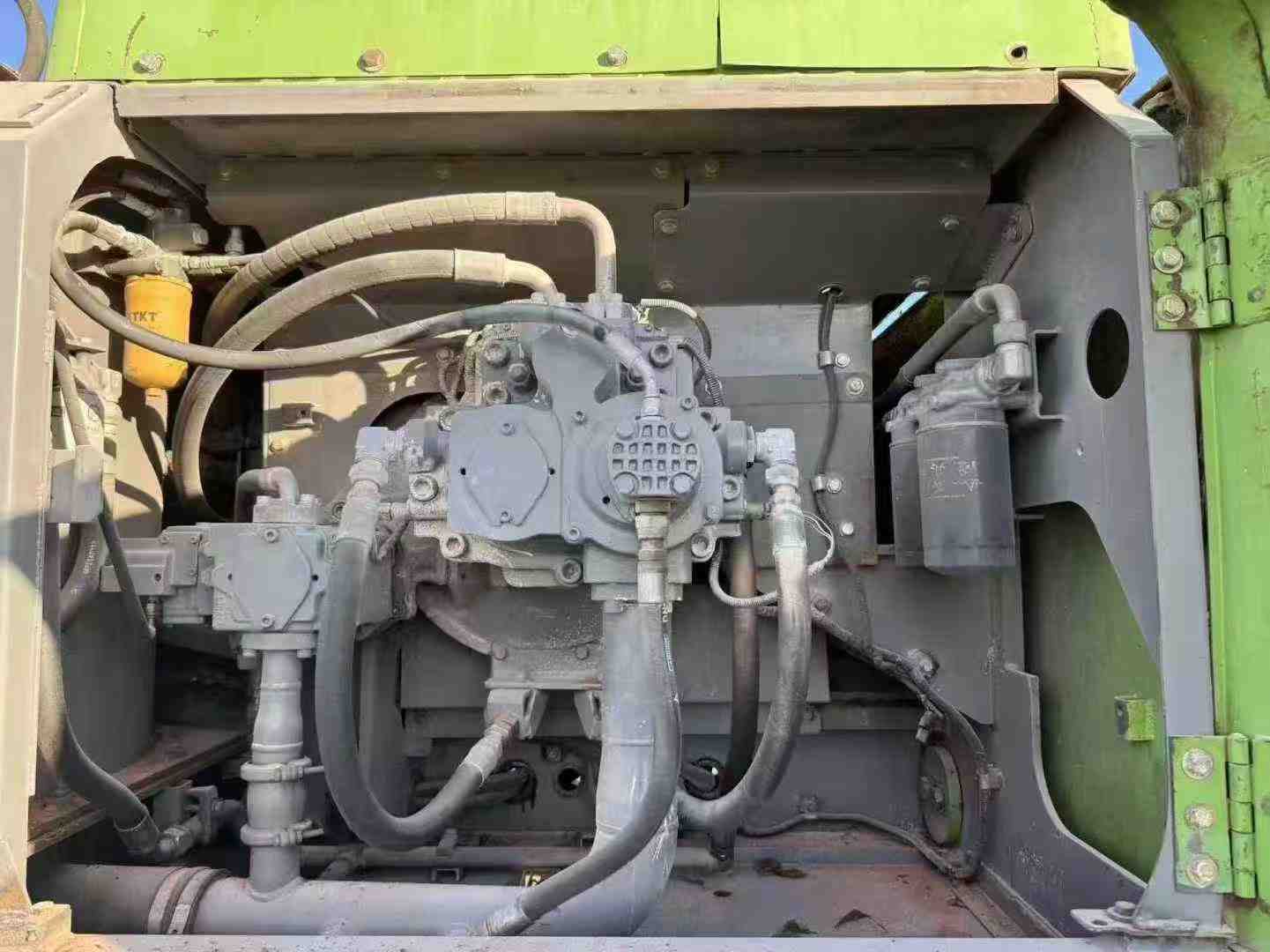 Used Hitachi ZX520LC Excavator 2016 Model / 9