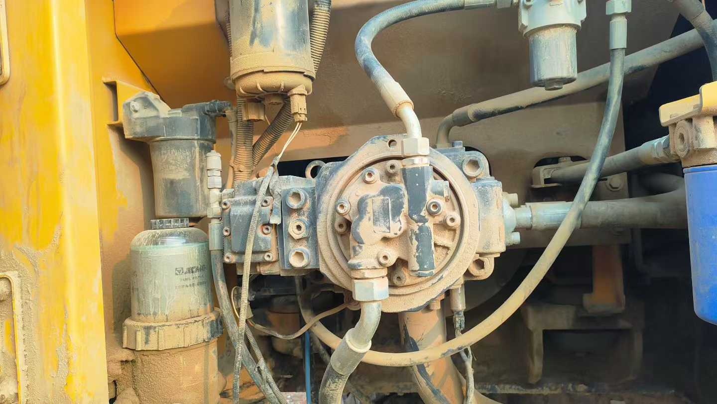 Used XCMG XE215 Excavator 2018 Model / 8