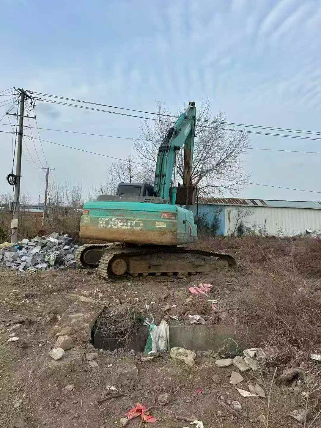 Used Kobelco SK210 Excavator 2011 Model / 3