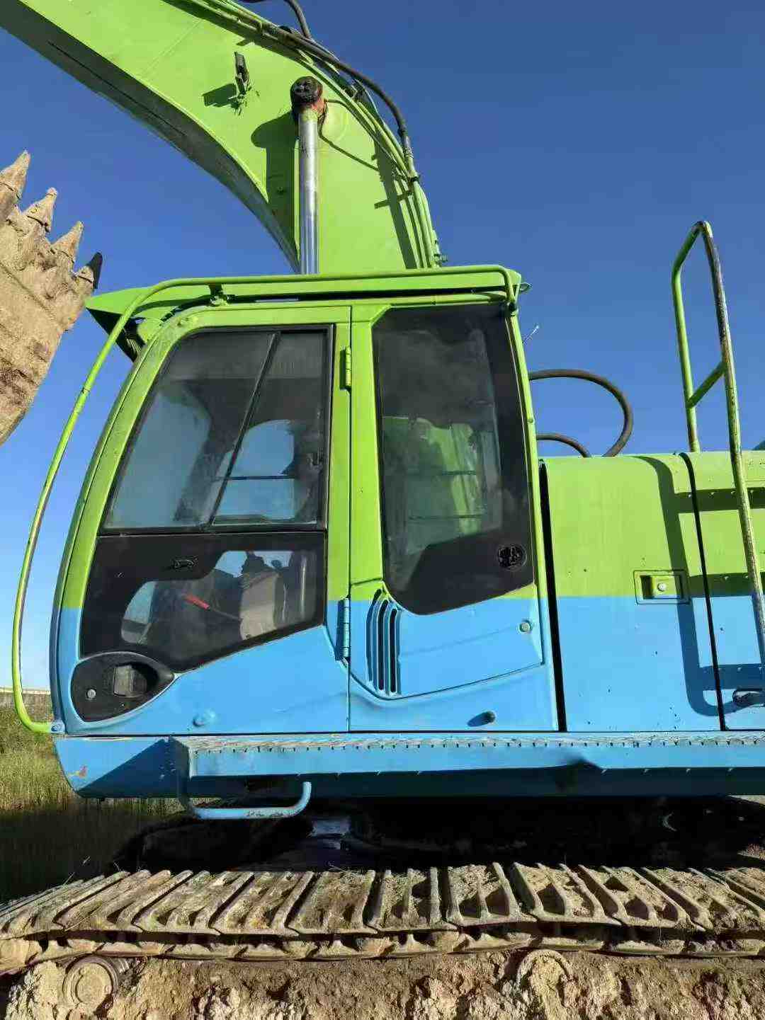 Used Hitachi ZX520LC Excavator 2016 Model / 3