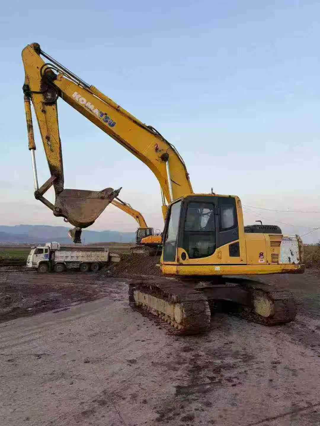Used Komatsu PC200-8 Excavator 2011 Model / 2