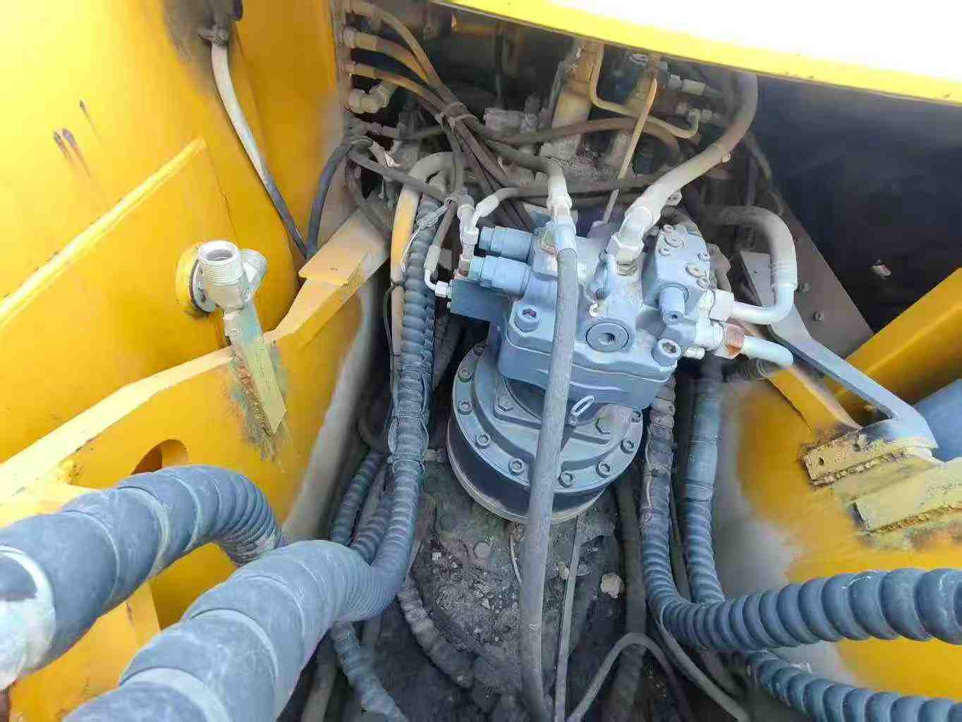 Used XCMG XE250 Excavator 2010 Model / 2