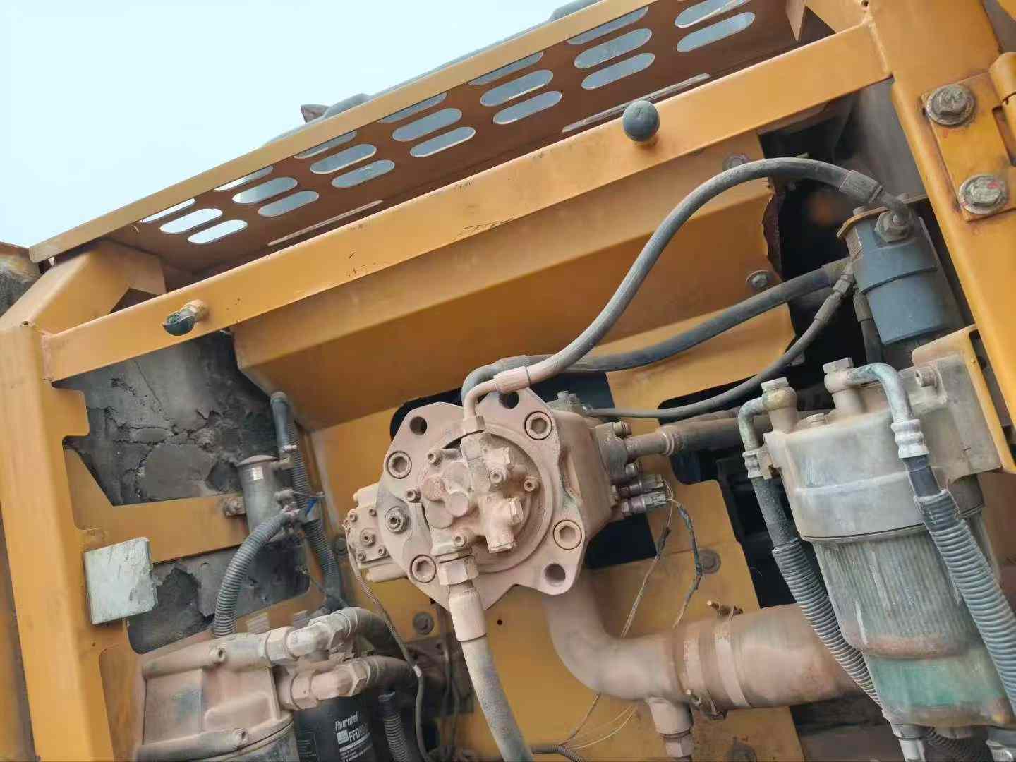 Used Sany SY200H Excavator 2021 Model / 4