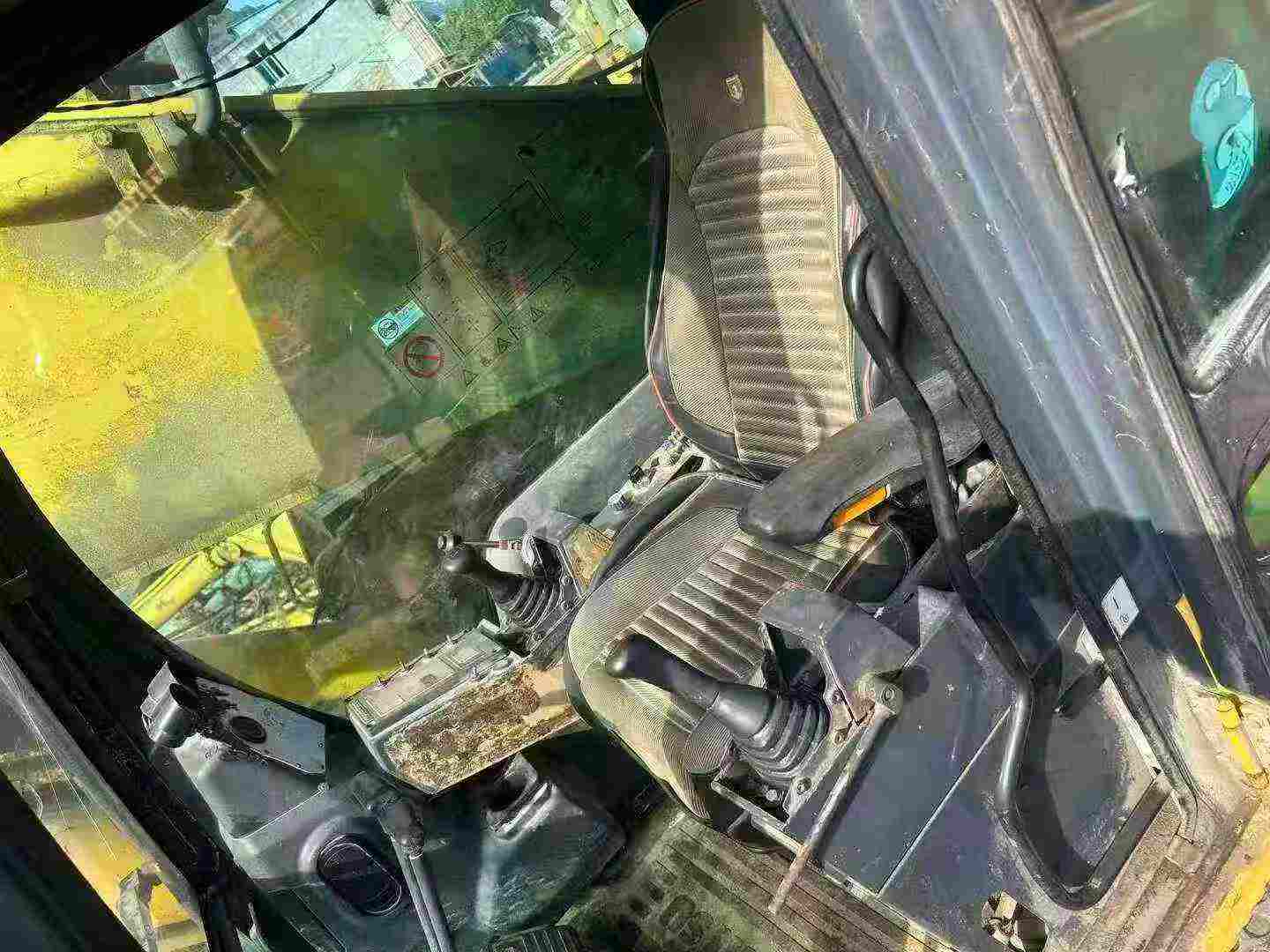 Used Komatsu PC650 Excavator 2016 Model / 4