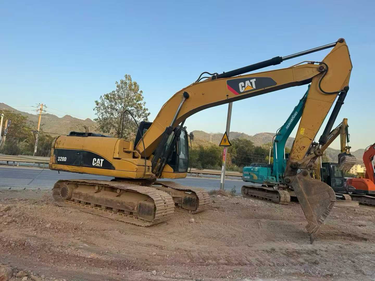 Used Caterpillar CT20 Excavator 2016 Model / 2