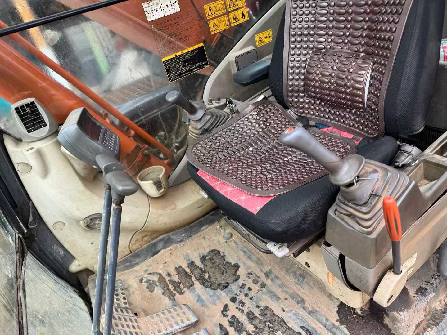 Used Hitachi ZAXIS200 Excavator 2010 Model / 6