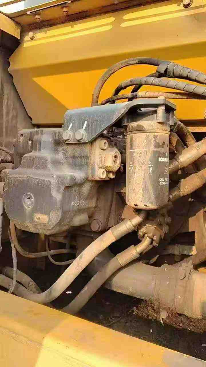 Used Komatsu PC210 Excavator 2012 Model / 5