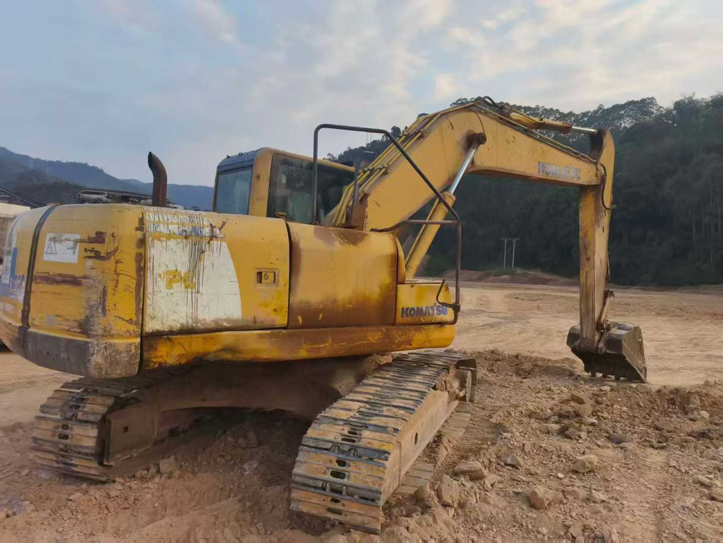 Used Komatsu PC200-8 Excavator 2016 Model / 2