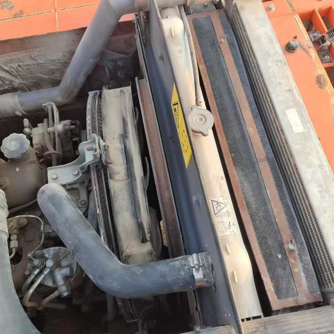 Used Hitachi ZAXIS200 Excavator 2011 Model / 4