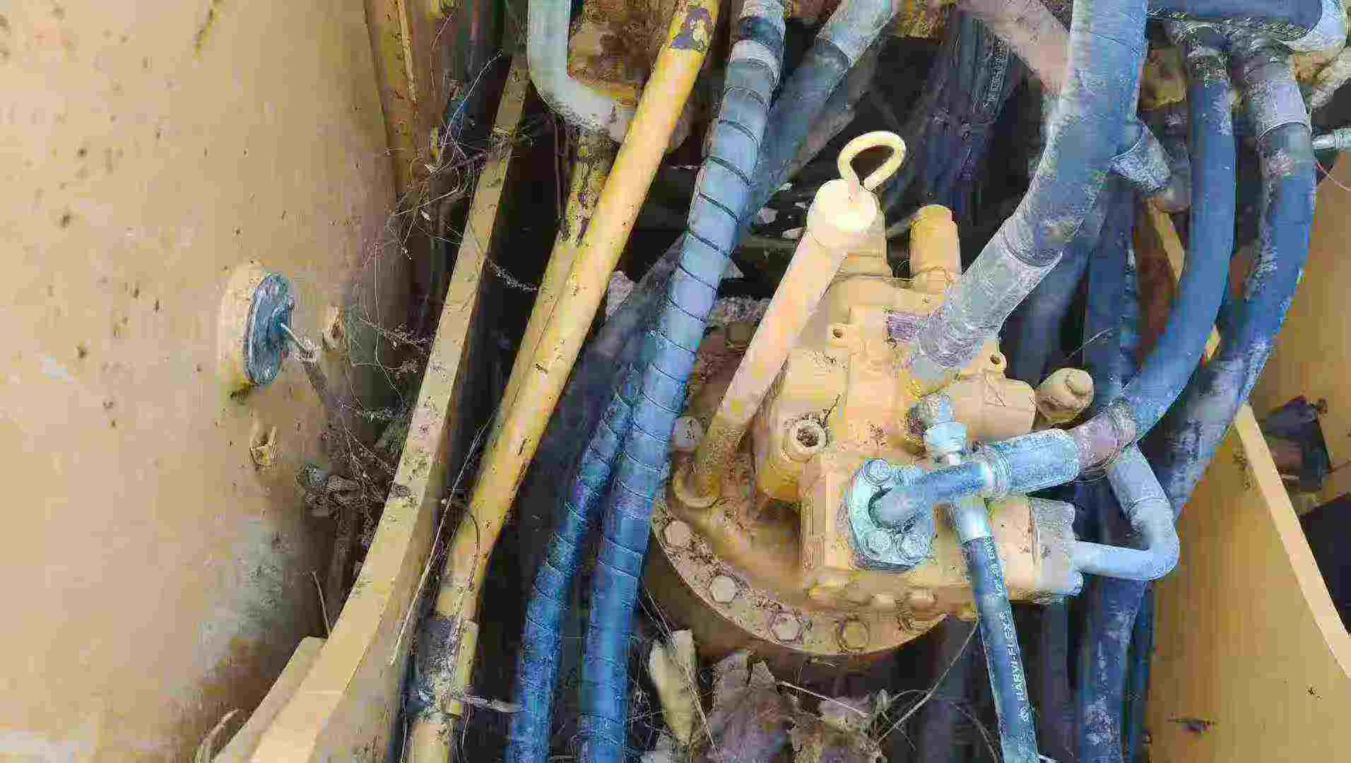 Used Caterpillar 323 Excavator 2013 Model / 6