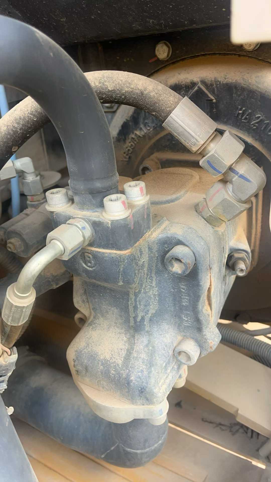 Used XCMG XE60 Excavator 2022 Model / 3