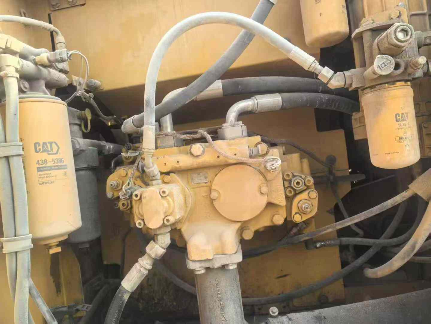 Used Caterpillar 323 Excavator 2017 Model / 5