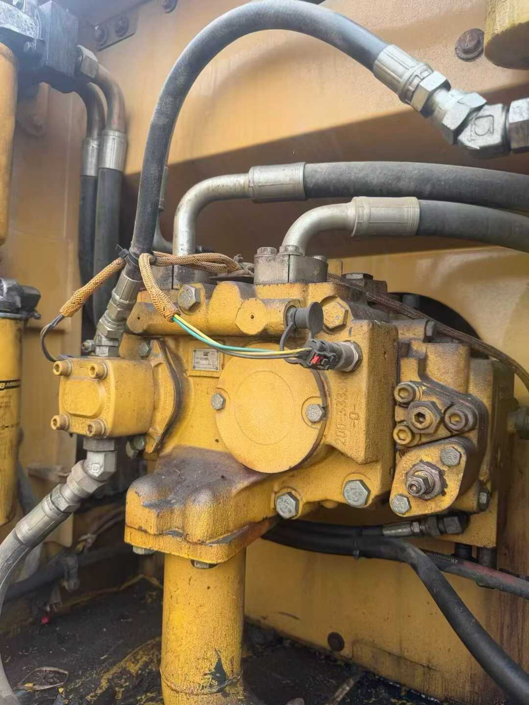 Used Caterpillar 323 Excavator 2012 Model / 4