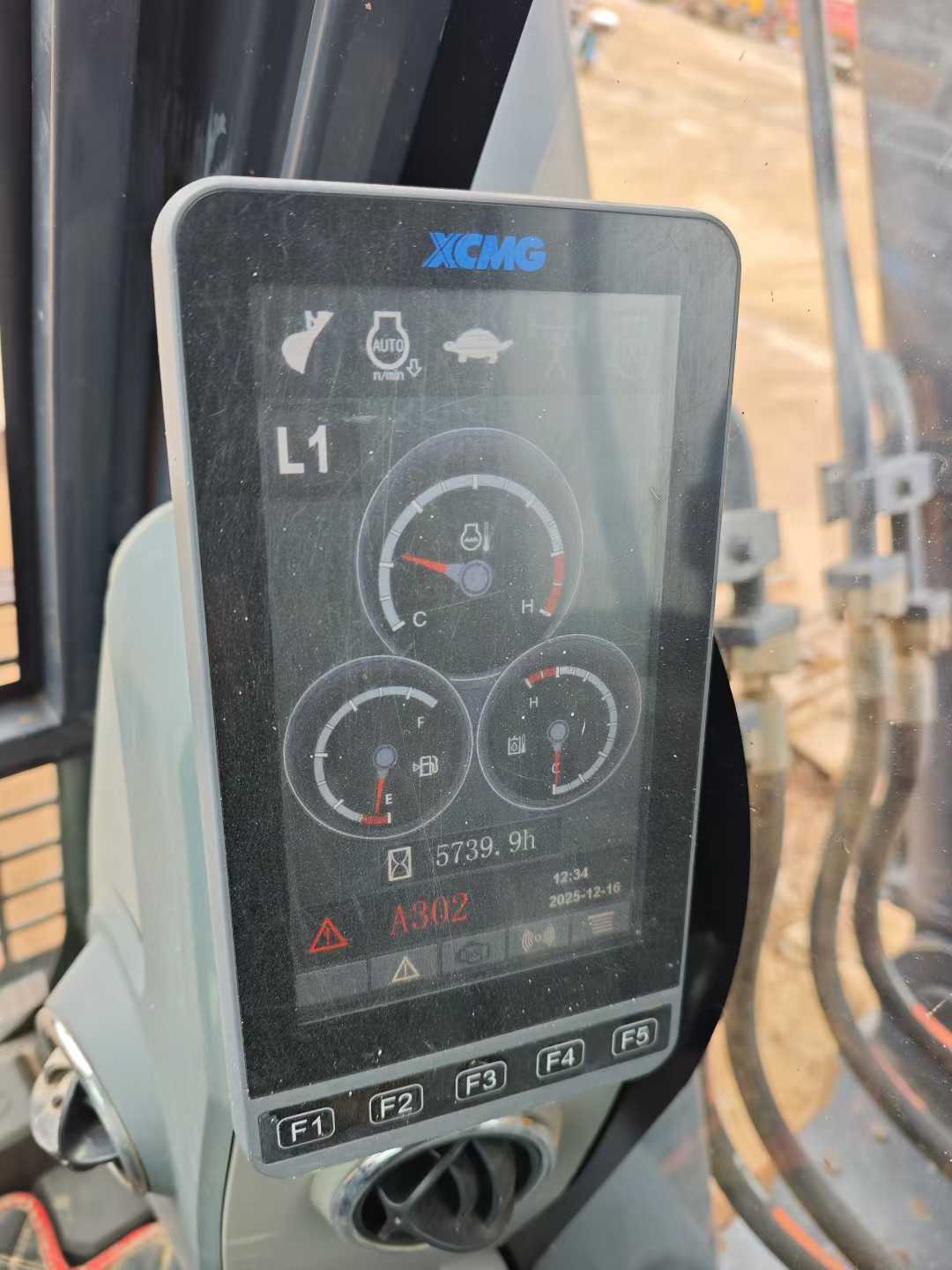 Used XCMG XE400DK Excavator 2020 Model / 6