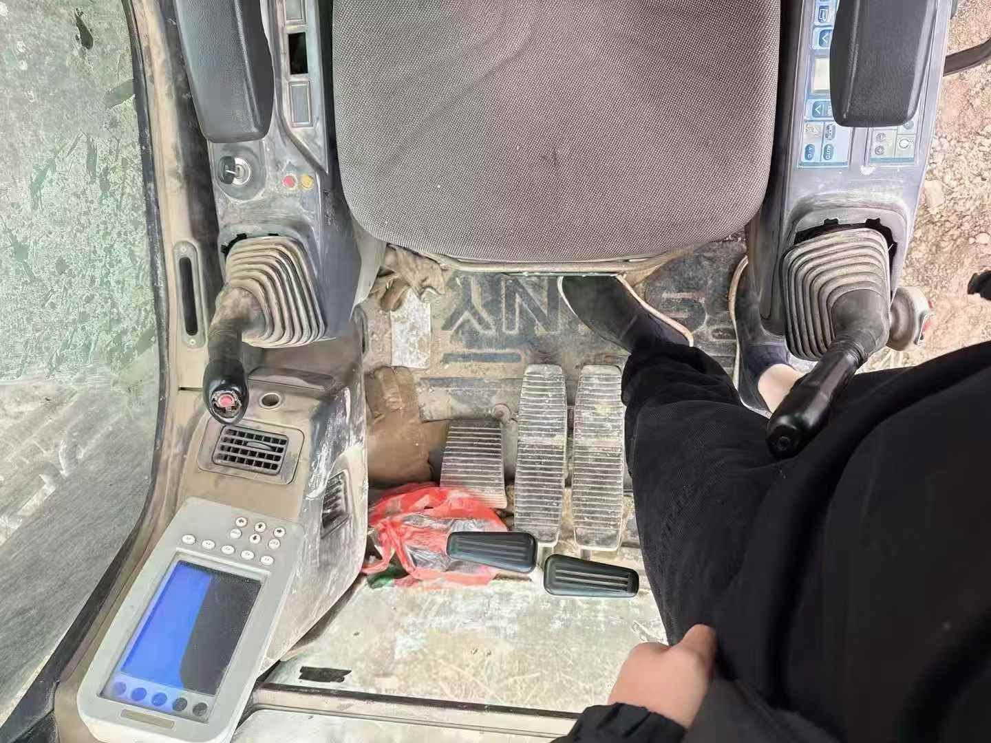 Used Sany SY135-8S Excavator 2011 Model / 7