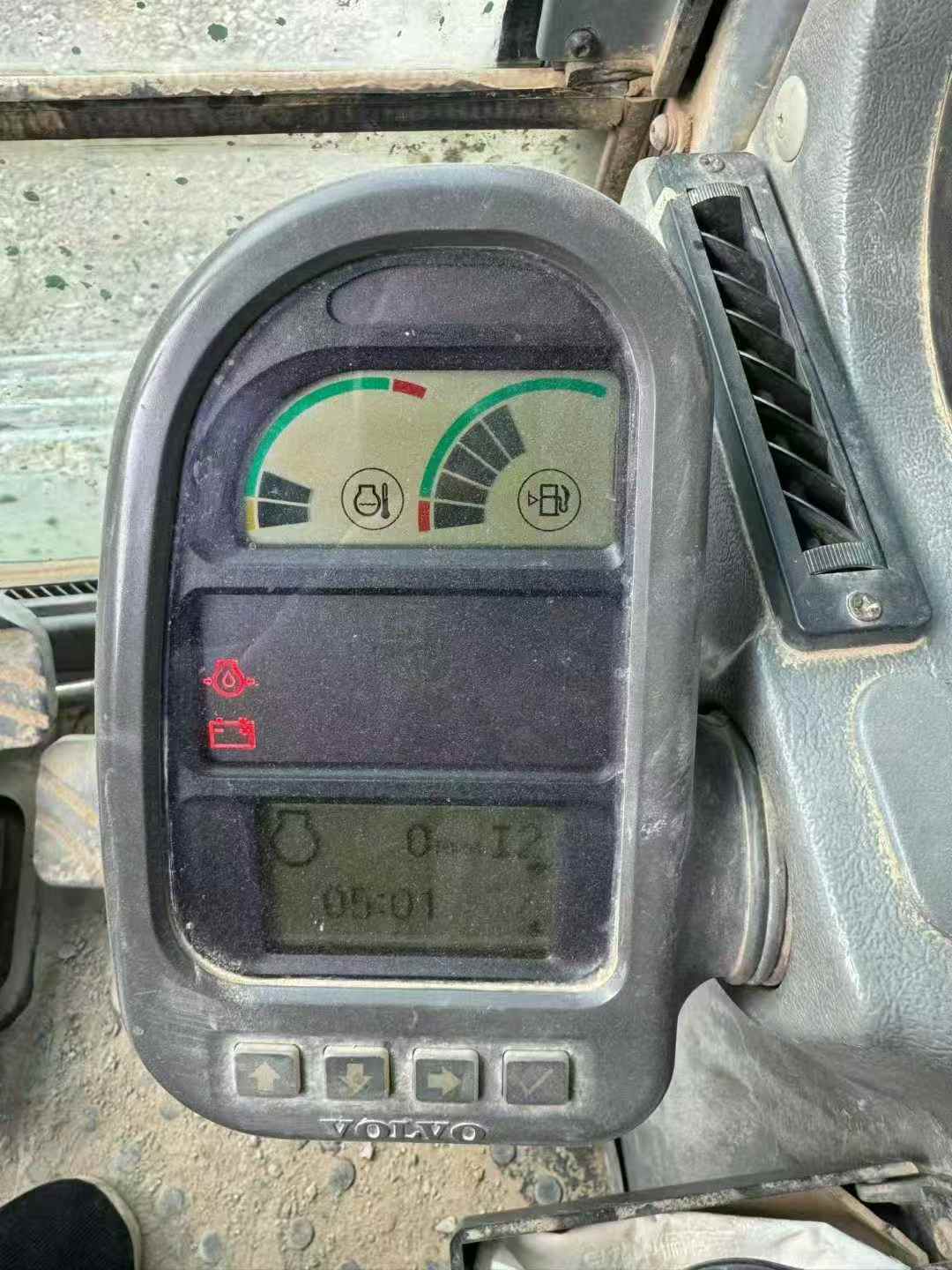 Used Volvo EC200D Excavator 2018 Model / 8