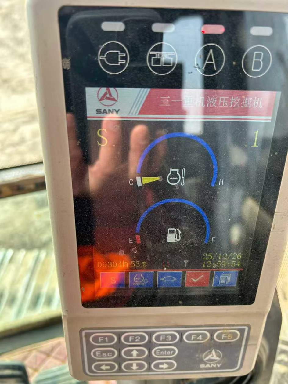 Used Sany SY215W Excavator 2013 Model / 2