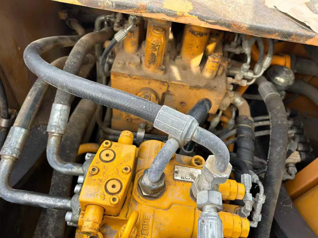 Used Sany SY215W Excavator 2013 Model / 4