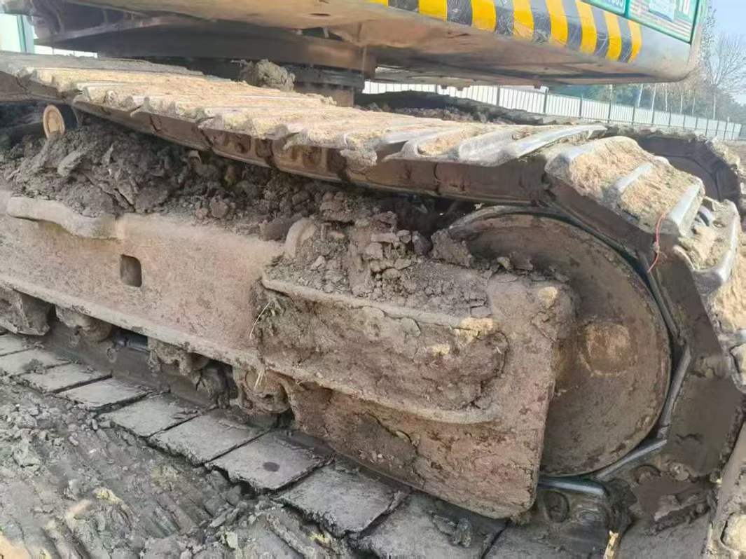 Used Kobelco SK210 Excavator 2013 Model / 9