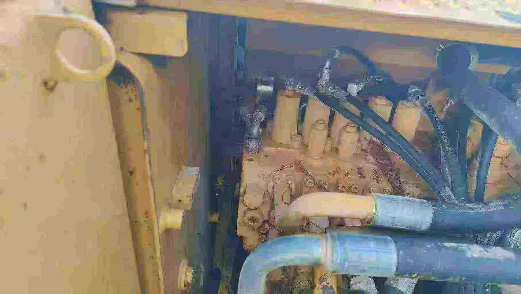 Used Caterpillar 323 Excavator 2013 Model / 4