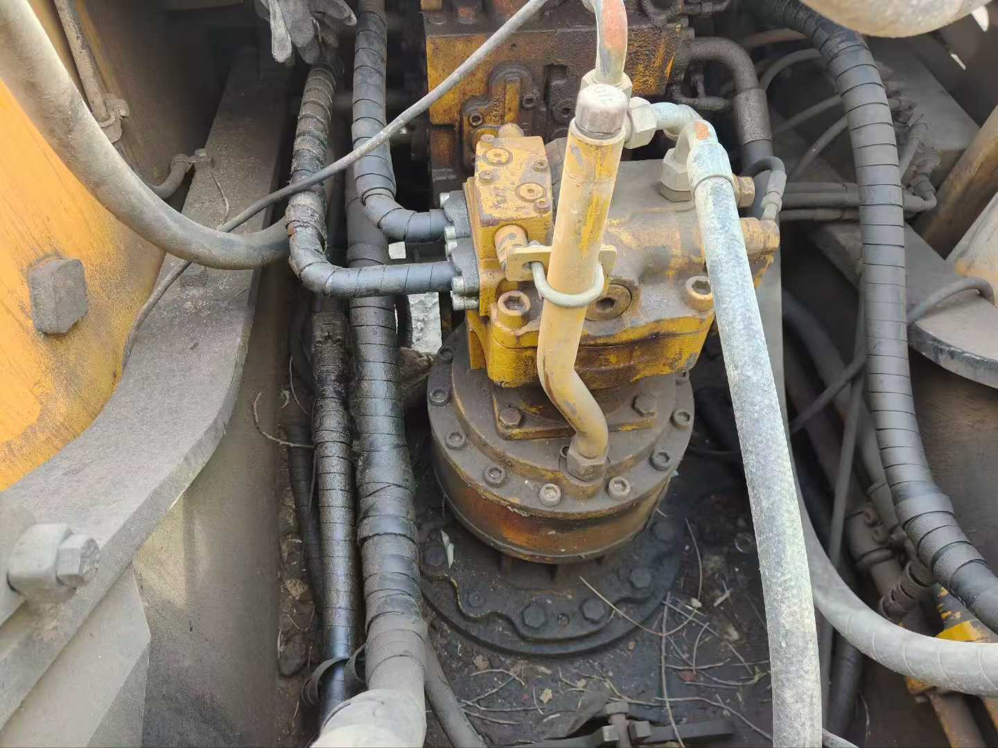 Used Sany SY245H Excavator 2016 Model / 2