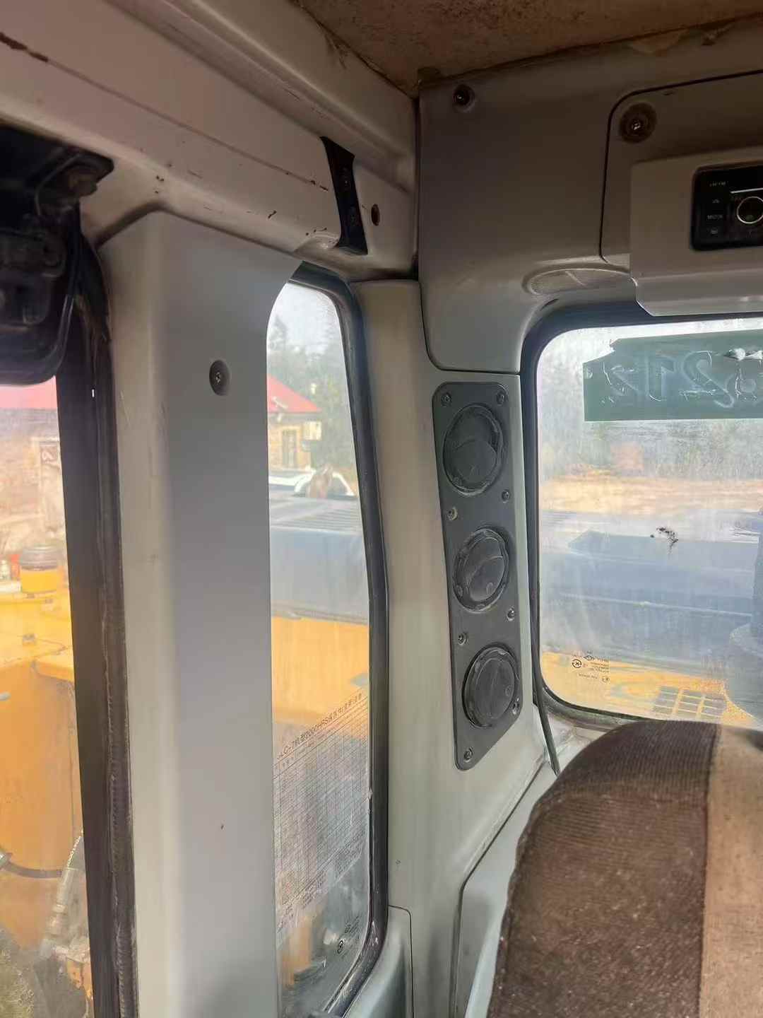 Used Hyundai R225-7 Excavator 2016 Model / 4