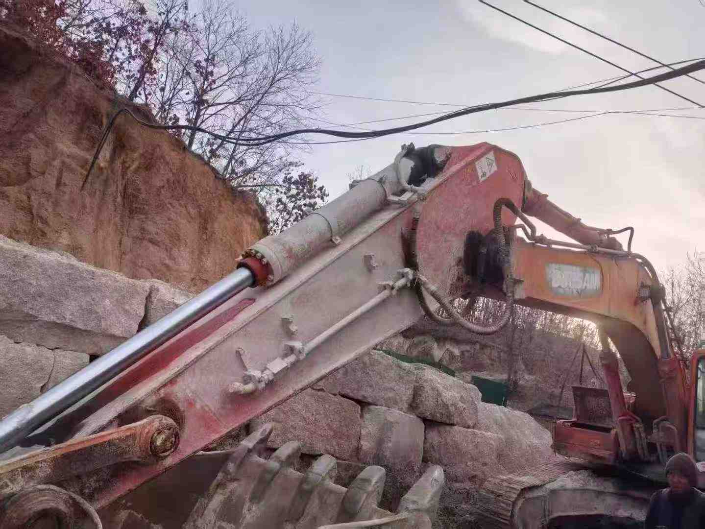 Used Doosan DH70 Excavator 2016 Model / 3