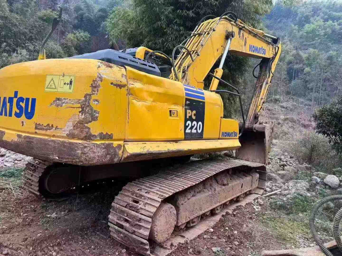 Used Komatsu PC220-8 Excavator 2016 Model / 6