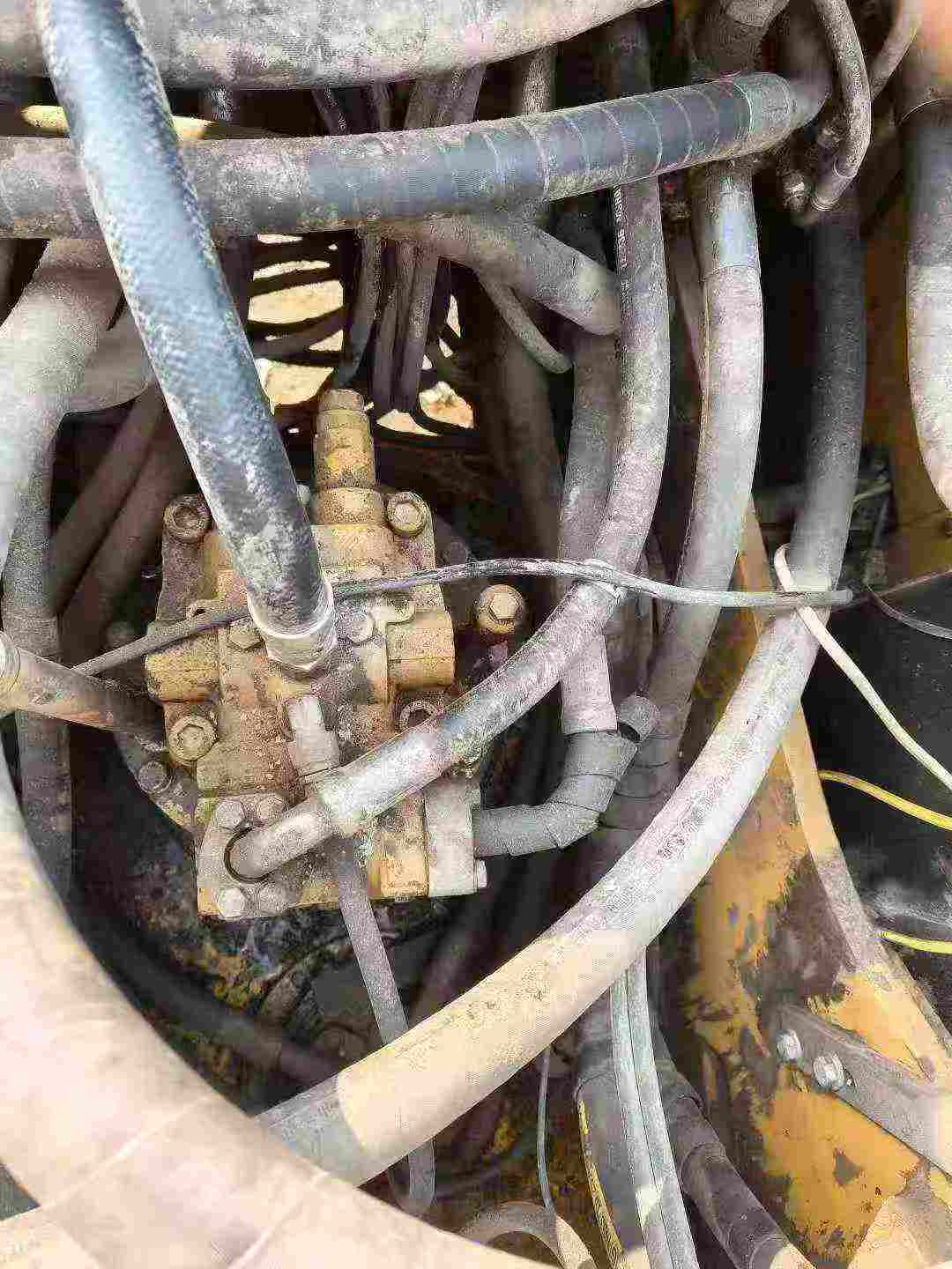 Used Caterpillar 323 Excavator 2016 Model / 5