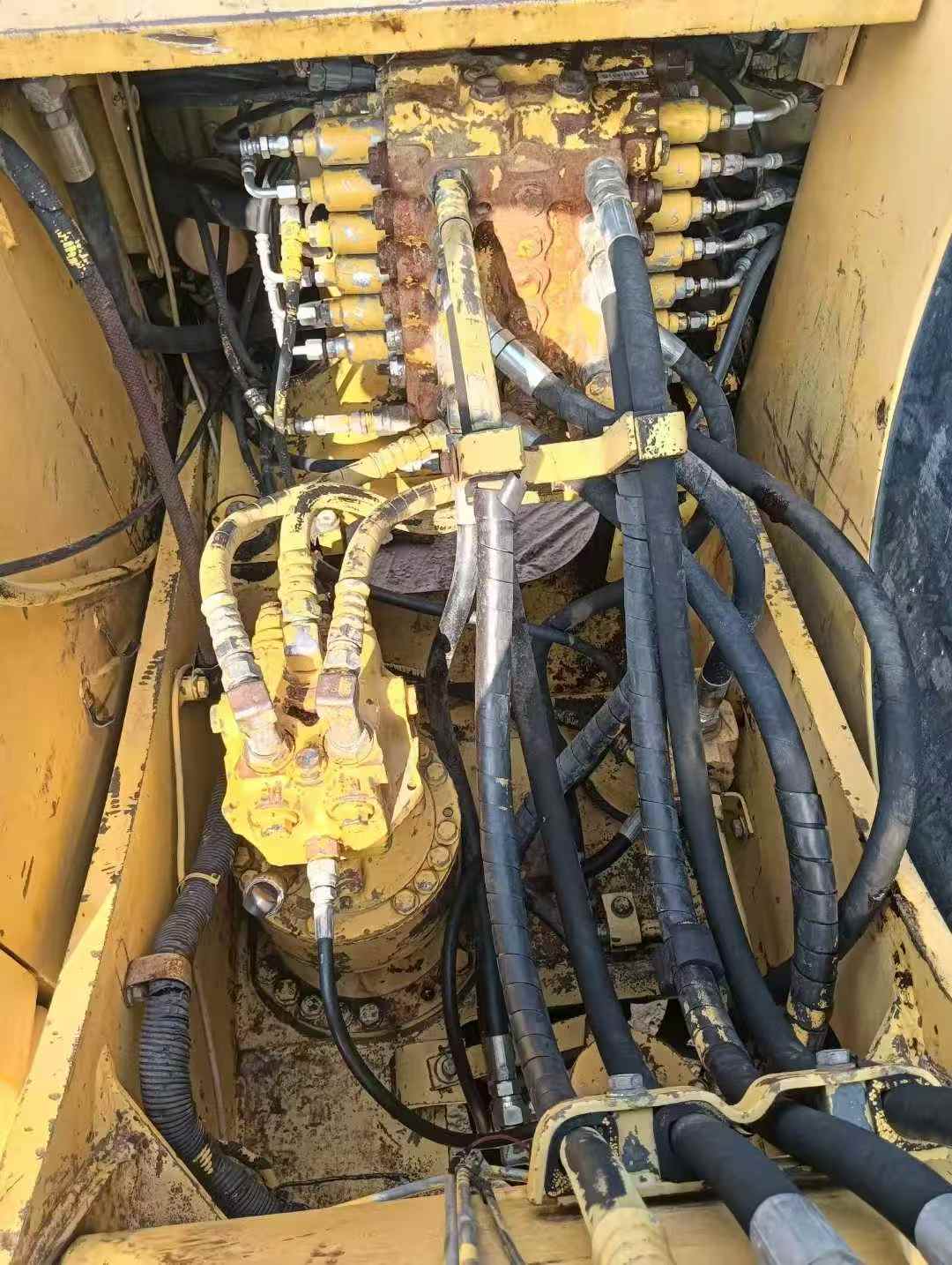 Used Komatsu PC120 Excavator 2016 Model / 6