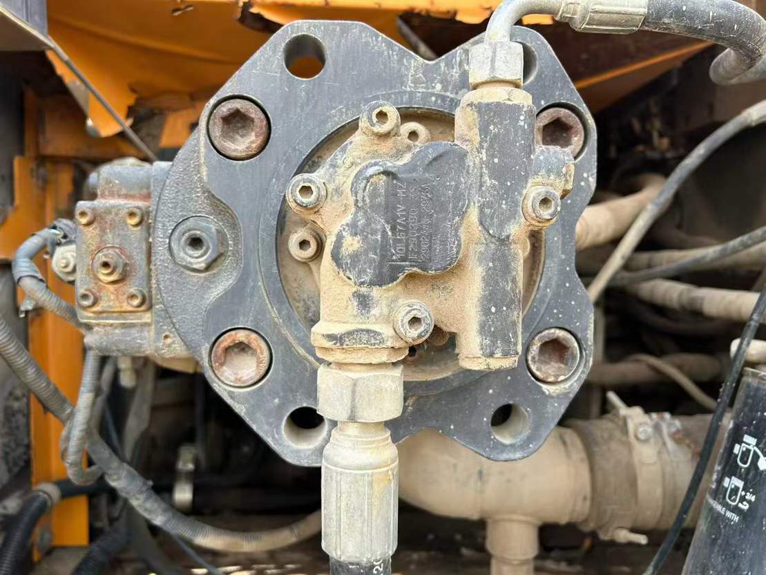 Used Sany SY215W Excavator 2013 Model / 5