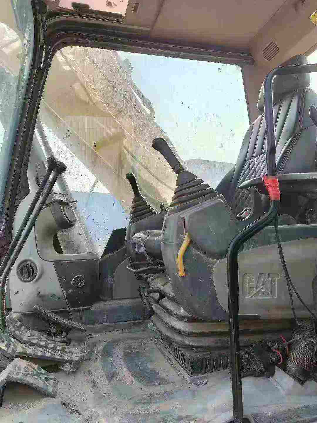 Used Caterpillar 323 Excavator 2016 Model / 3