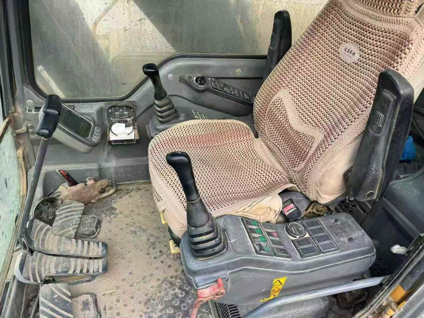 Used Volvo EC200D Excavator 2018 Model / 7