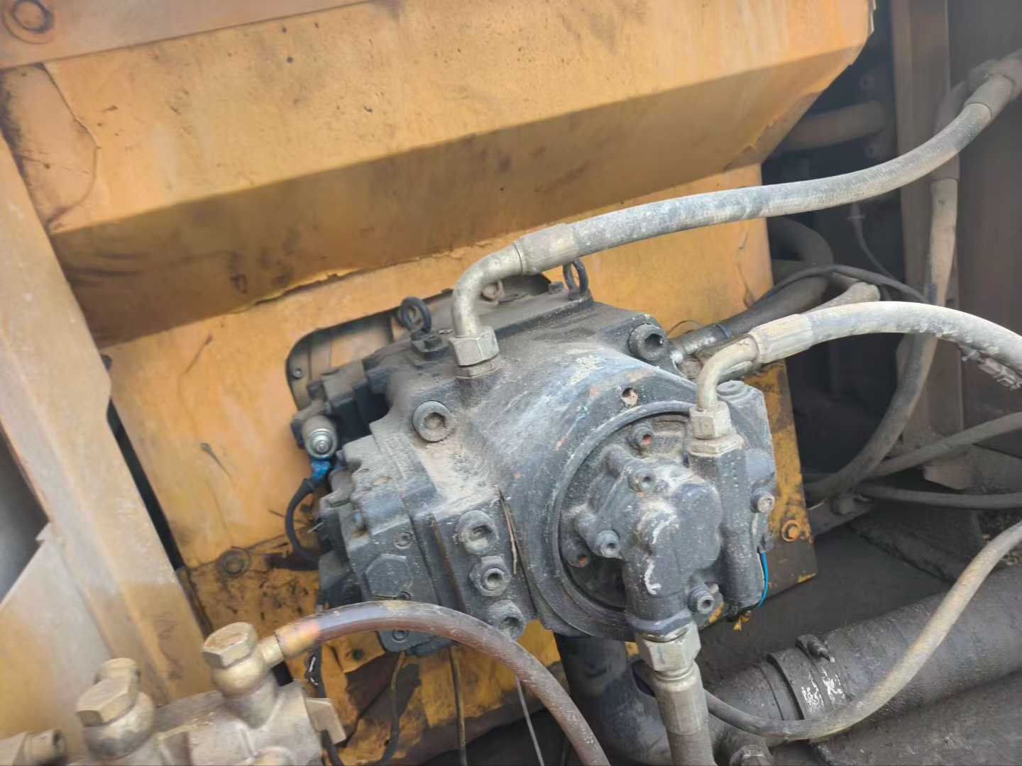 Used Sany SY245H Excavator 2016 Model / 4