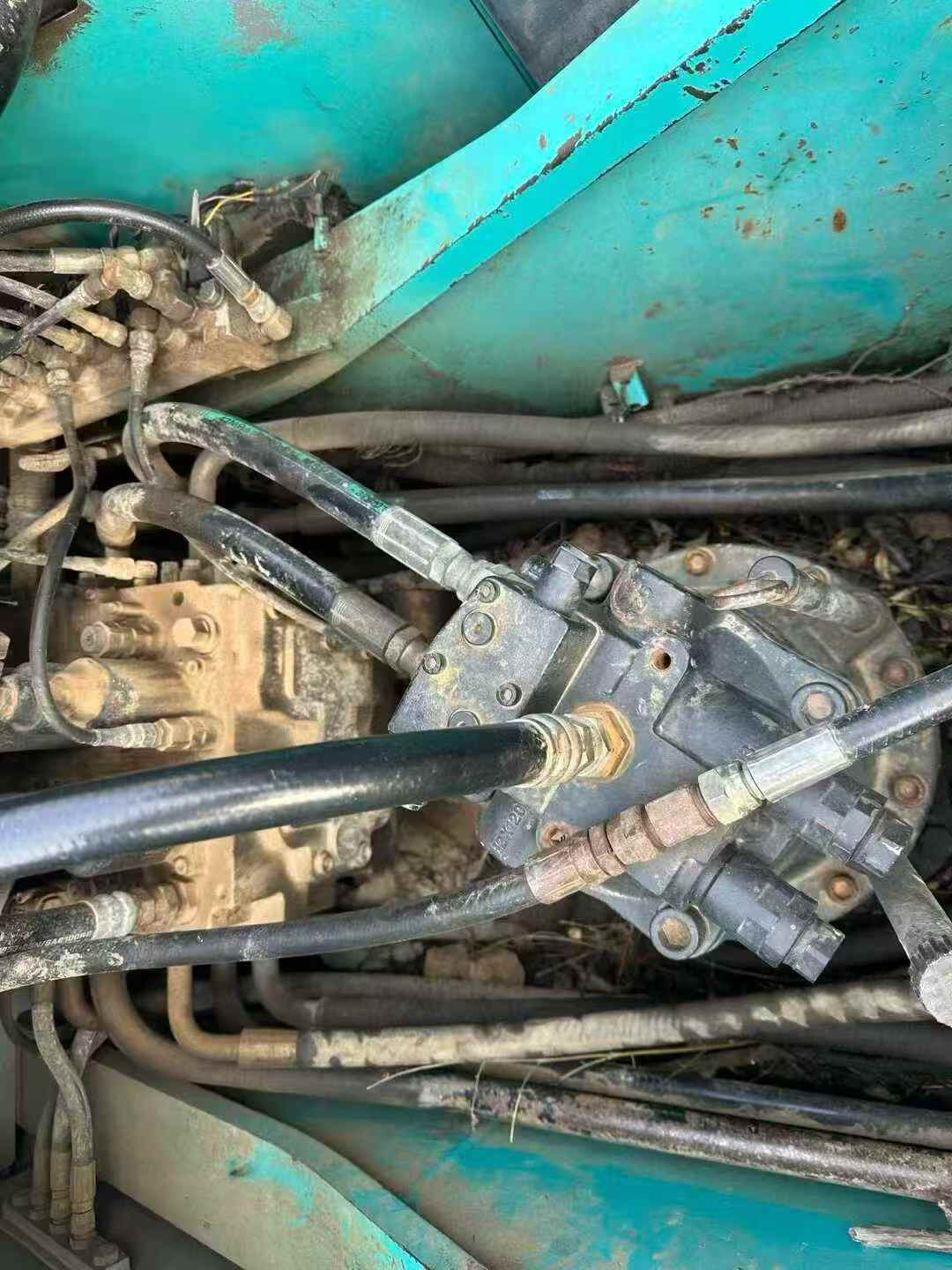 Used Kobelco SK210 Excavator 2011 Model / 8