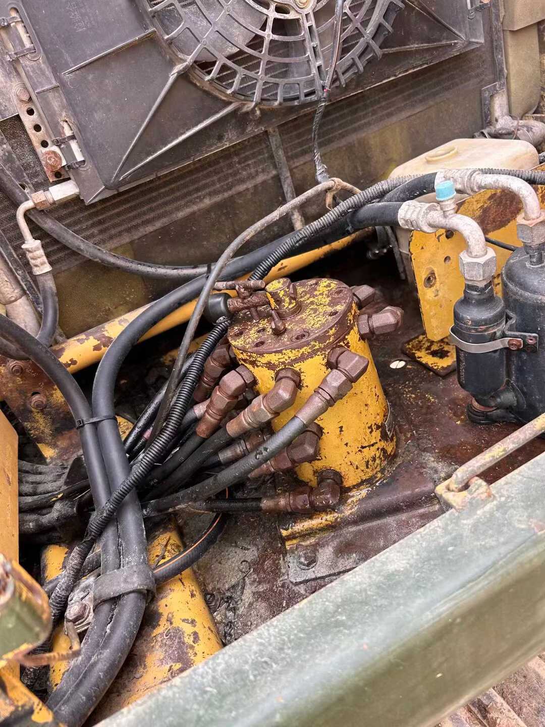 Used Caterpillar CT20 Excavator 2016 Model / 8