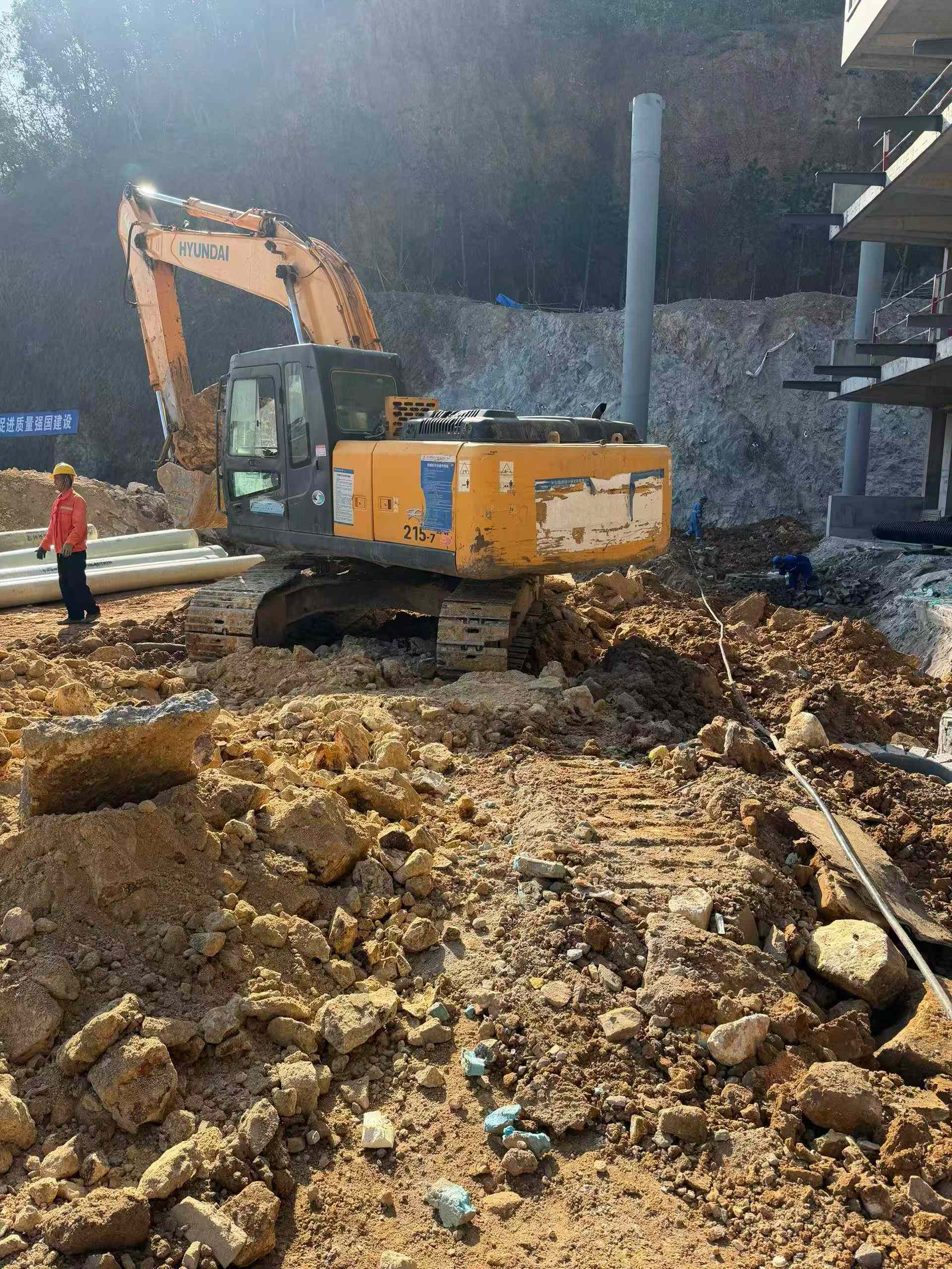 Used Hyundai R215-7 Excavator 2014 Model / 5